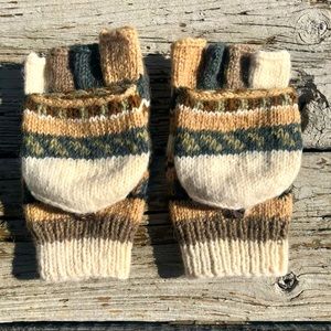 NWOT Newari Icelandic Knit Mittens- Handmade in Nepal